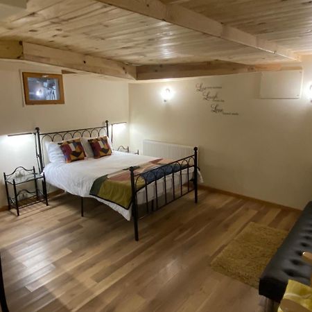 Peaceful 3 Bedroom 8 Person Ground Floor Apartment With Large Private Heated Pool La Digne-d'Amont 외부 사진