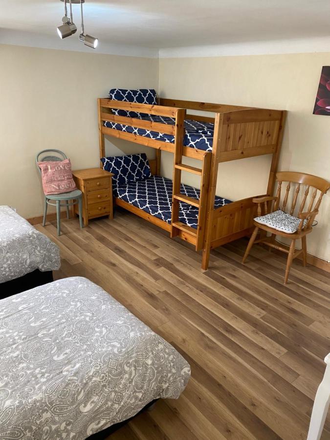 Peaceful 3 Bedroom 8 Person Ground Floor Apartment With Large Private Heated Pool La Digne-d'Amont 외부 사진