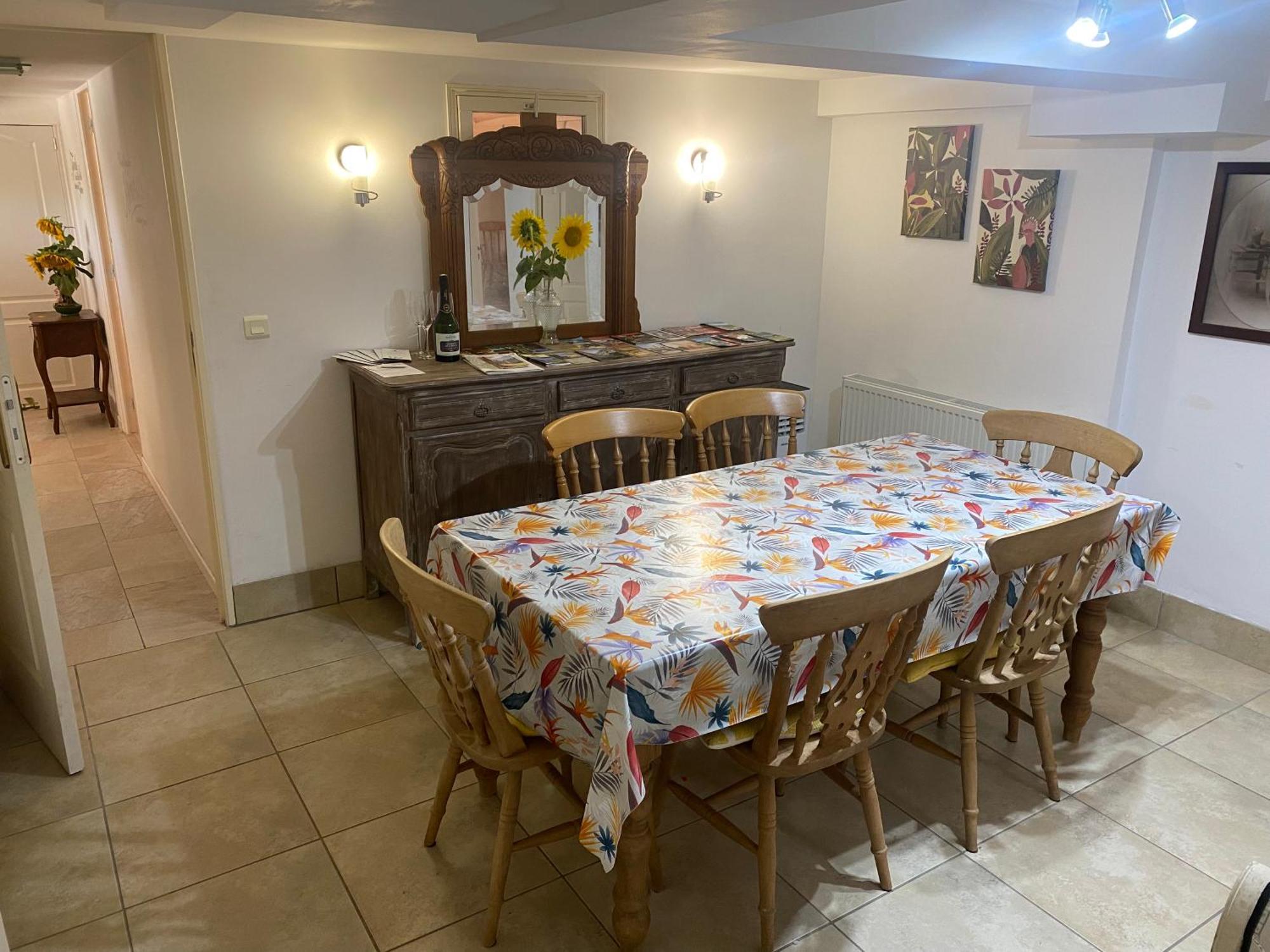 Peaceful 3 Bedroom 8 Person Ground Floor Apartment With Large Private Heated Pool La Digne-d'Amont 외부 사진